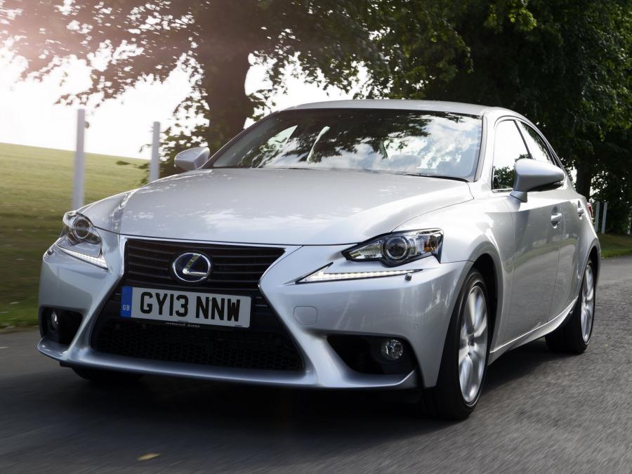  Lexus IS300h 2013 года  (UK) (фото 4 из 12)